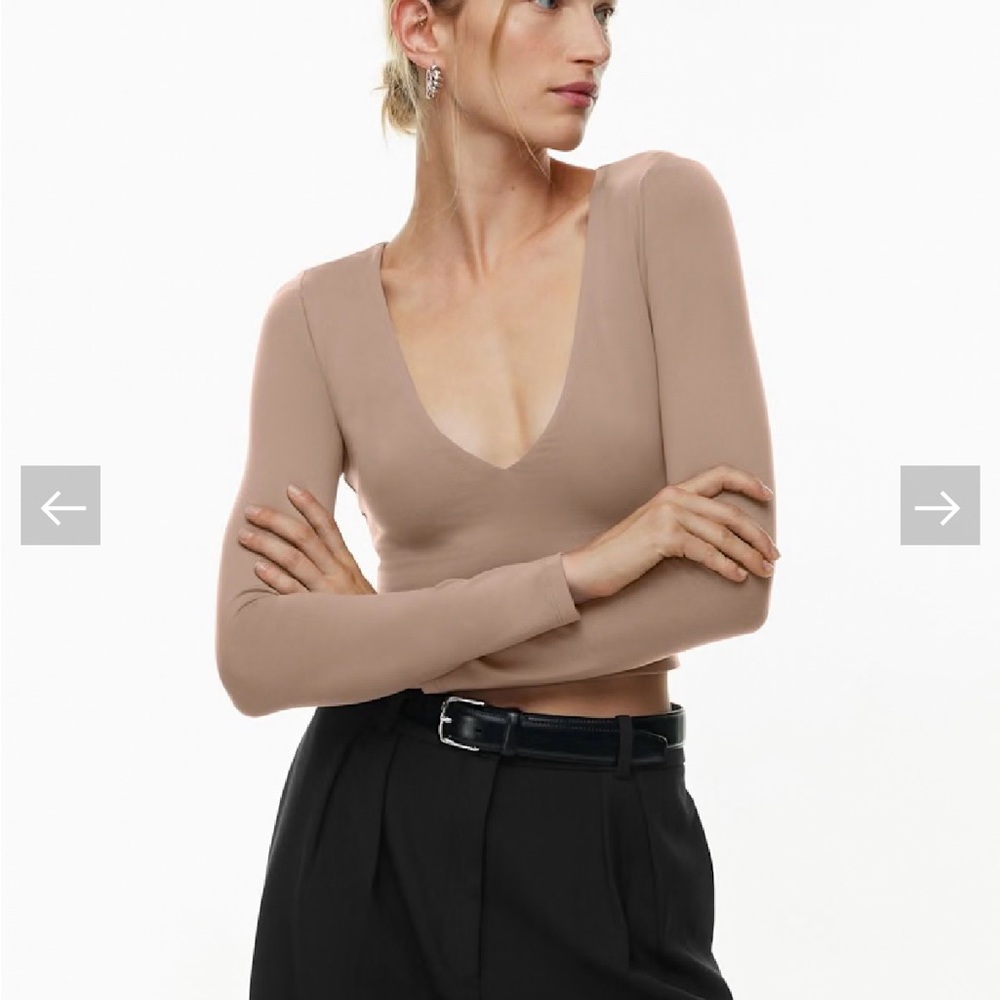 Babaton contour v-neck long sleeve
